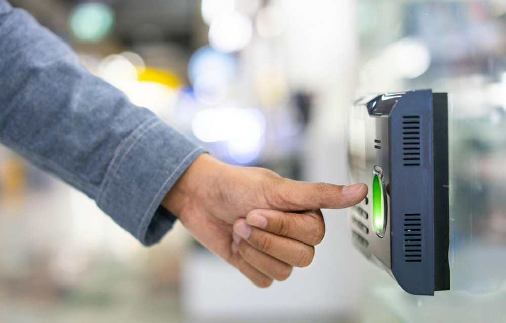 Máy chấm công và hệ thống bị lỗi