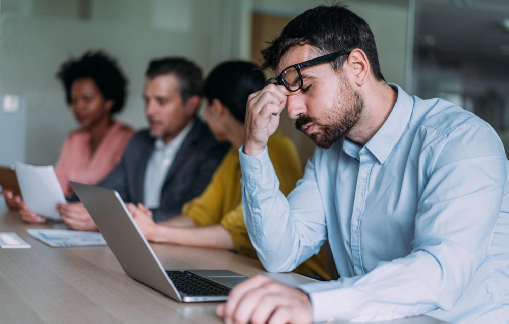 Việc lãnh đạo kém chuyên môn sẽ không dẫn dắt được đội nhóm và phụ thuộc hoàn toàn vào nhân viên