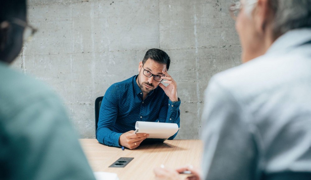 Đối với những lãnh đạo yếu kém cần xác định tình trạng của bản thân để cải thiện bản thân hơn nhằm lấy lại niềm tin từ nhân viên và doanh nghiệp